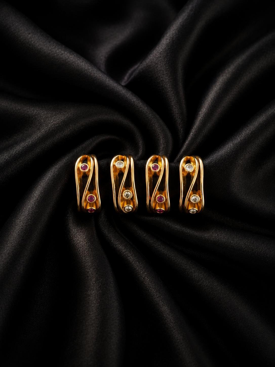 Kıvrımlı Bordo Taşlı Gold Yüzük görsel 2