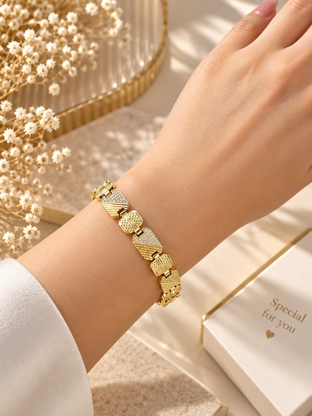 Luxe Geometric Gold Bileklik