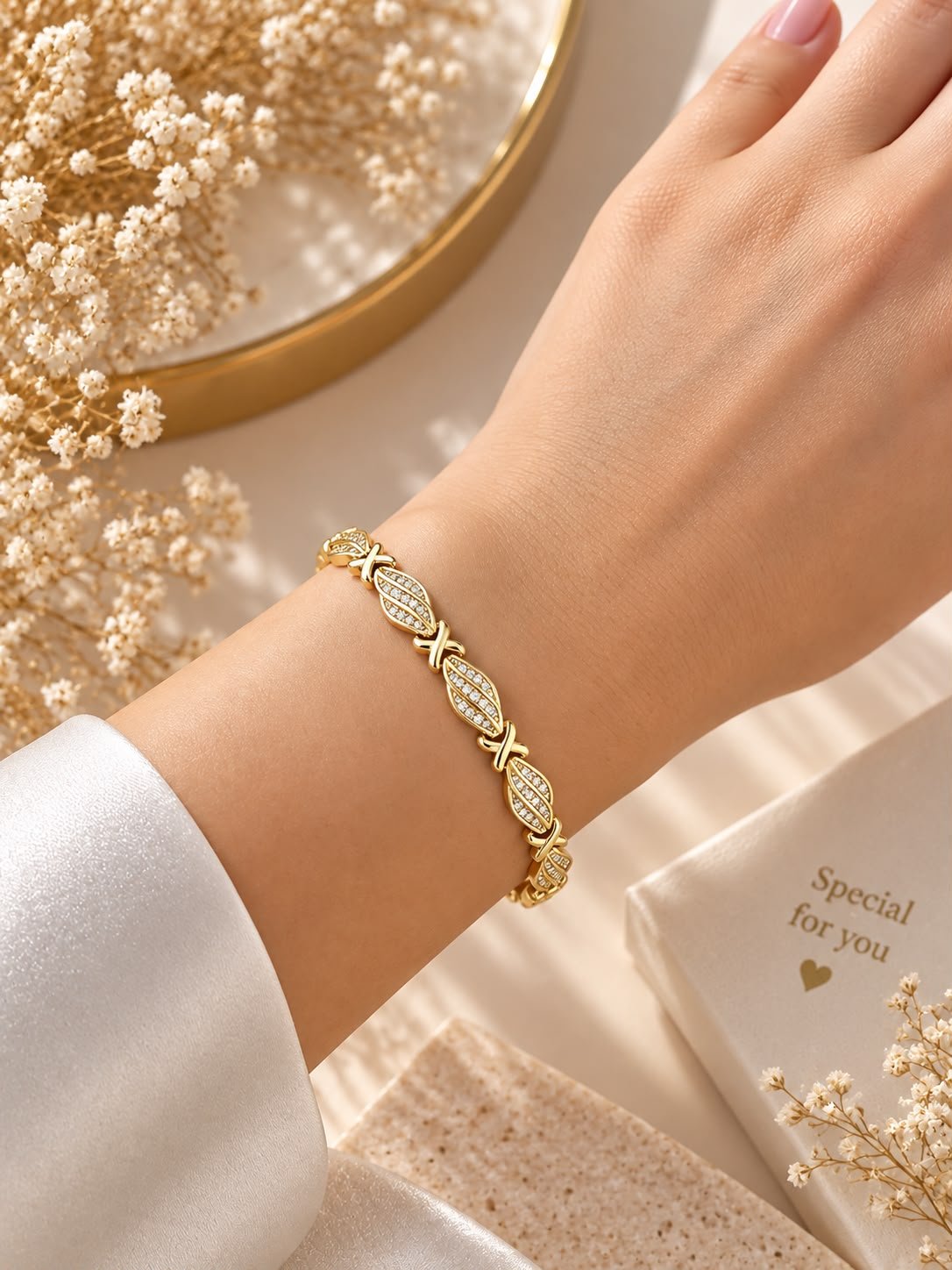 Lal Leaf Luxe Taşlı Gold Bileklik